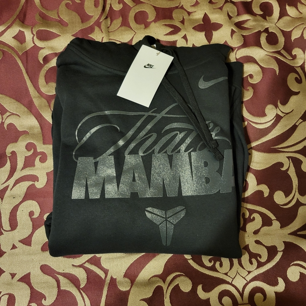 Brand new men's size large with tags black nike Kobe Bryant hoodie that's mamba.